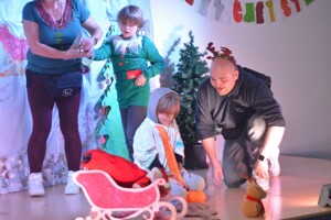 Christmas show 15dec2023 019
