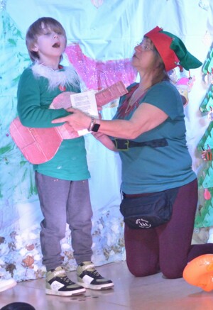 Christmas show 15dec2023 029